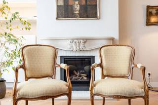 Zeer ruim charmant appartement met authenticiteit  in een statig gebouw op residentiële ligging aan één van de mooiste straten in het Antwerpse ...