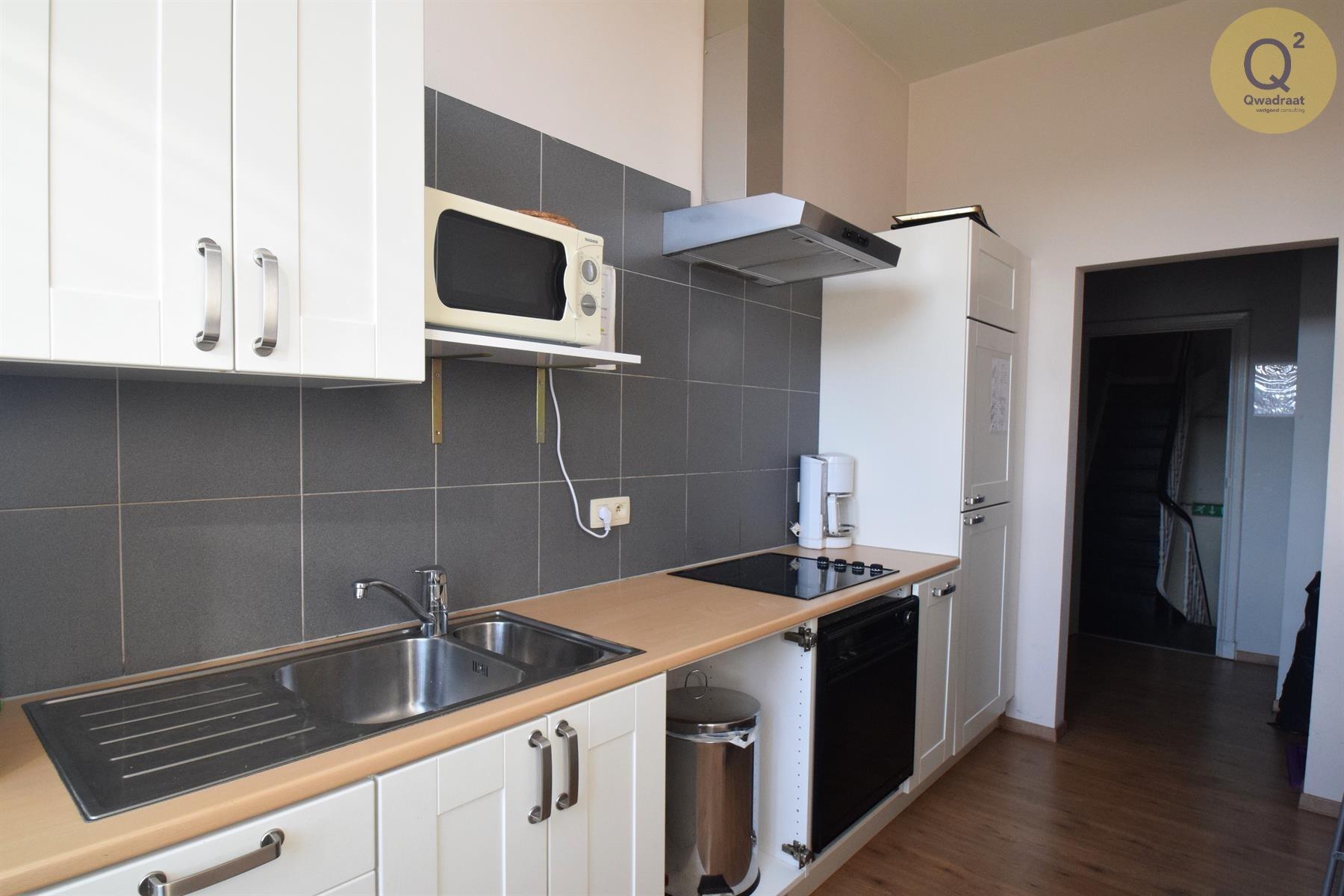 Riant opbrengsteigendom op de Bredabaan te Merksem - foto 5