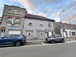 Luxe appartement met tuin te koop.Indeling:dit appartement bestaat uit een woonkamer met open keuken, wasruimte, badkamer, 2 slaapkamers en...