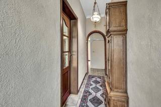 Voor meer info of een bezoek, bel 054 69 39 36 - Op een rustige locatie in Okegem bevindt zich deze te renoveren halfopen bebouwing met...