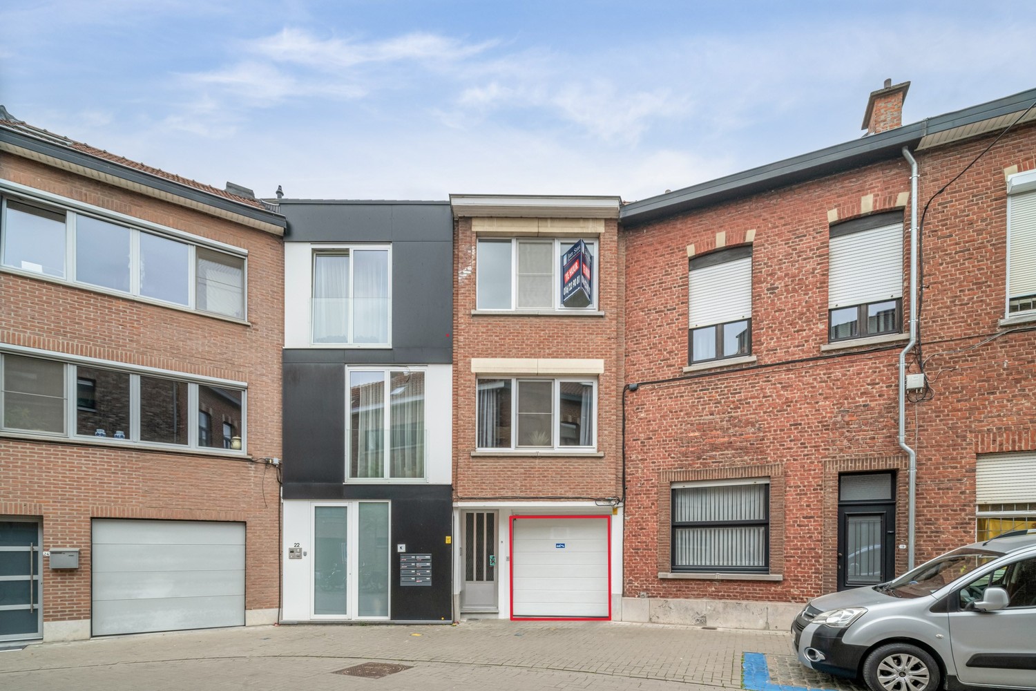 Parkeerplaats te huur in het centrum van Leuven, onmiddellijk beschikbaar ! - foto 2