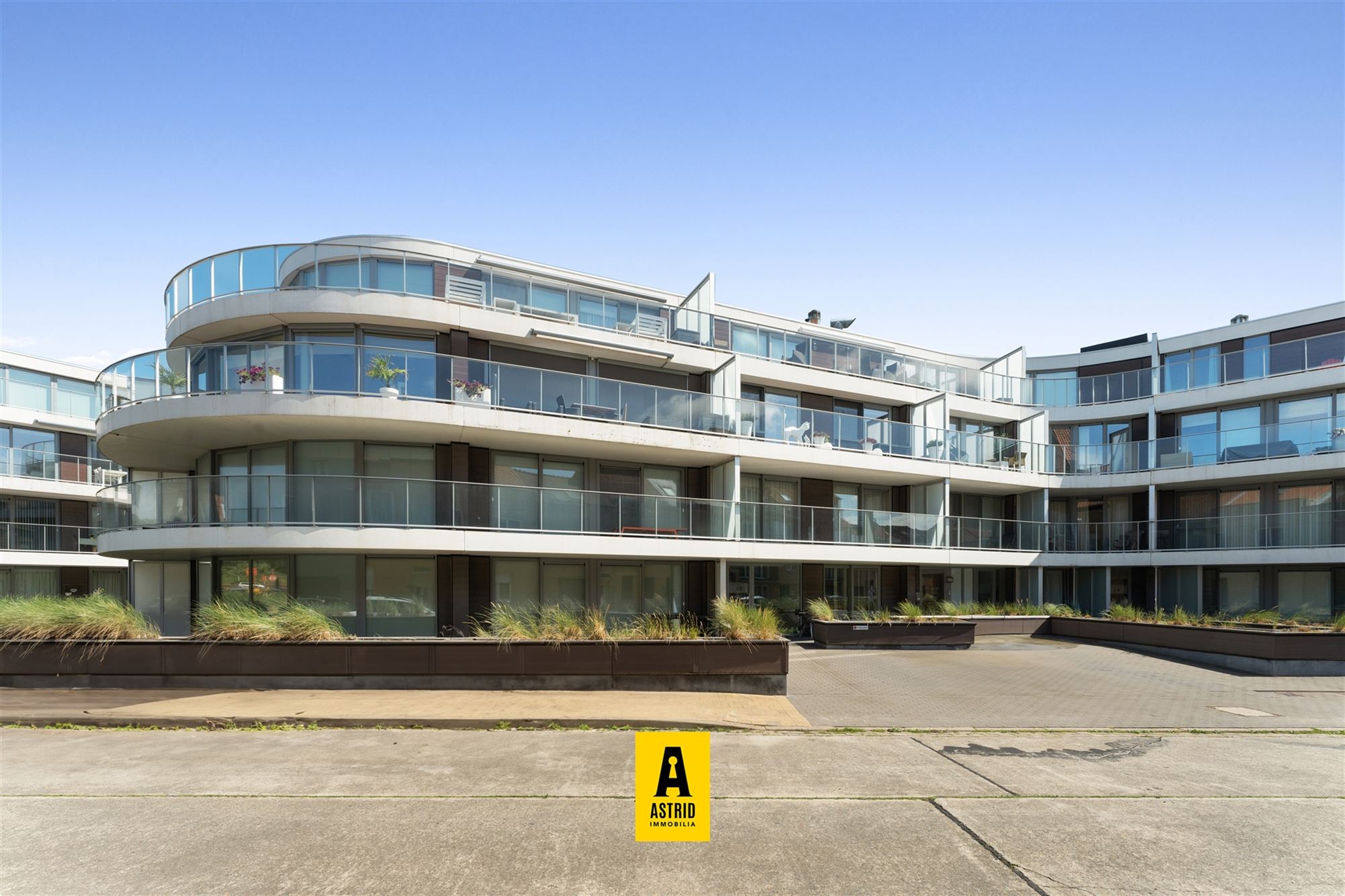 Garage for sale in Bredene