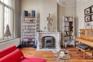 Beautiful Neoclassical Mansion with City Garden for Sale in Schaerbeek!With a generous usable area of 291 m² and a sunny garden of 250 m²,...