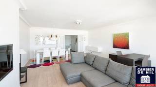 Exclusief te koop: aangenaam appartement op een fantastische ligging in het Zoute net naast het Albertplein.Indeling:Ruime inkomhal met vestiaire en...