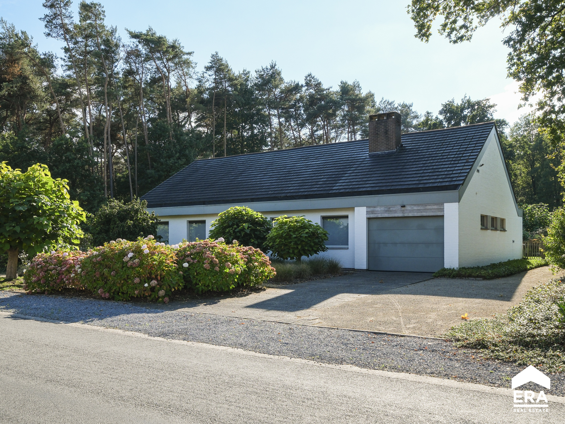 Villa-landhuis met vrij zicht omringd door weiland en bossen - foto 1