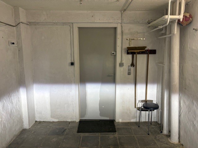 Gesloten garagebox in ondergornds complex - mét elektriciteit en verlichting - foto 5
