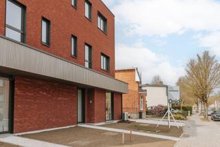 Op de Vremdesesteenweg 35A te Boechout bevindt zich deze energiezuinige nieuwbouwwoning, ideaal gelegen vlakbij het dorpscentrum en...