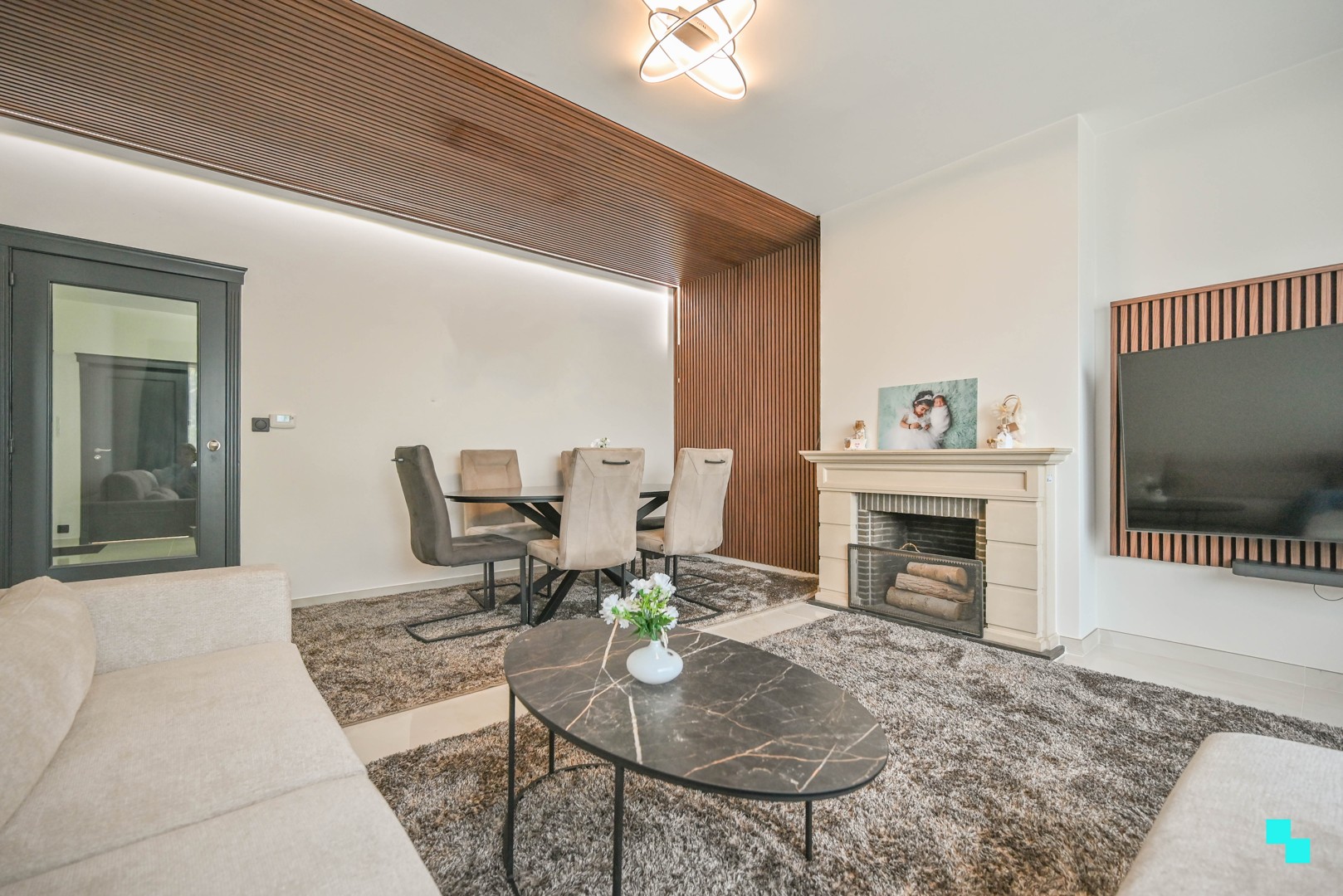 Gerenoveerd appartement in Deerlijk met garage - photo 2