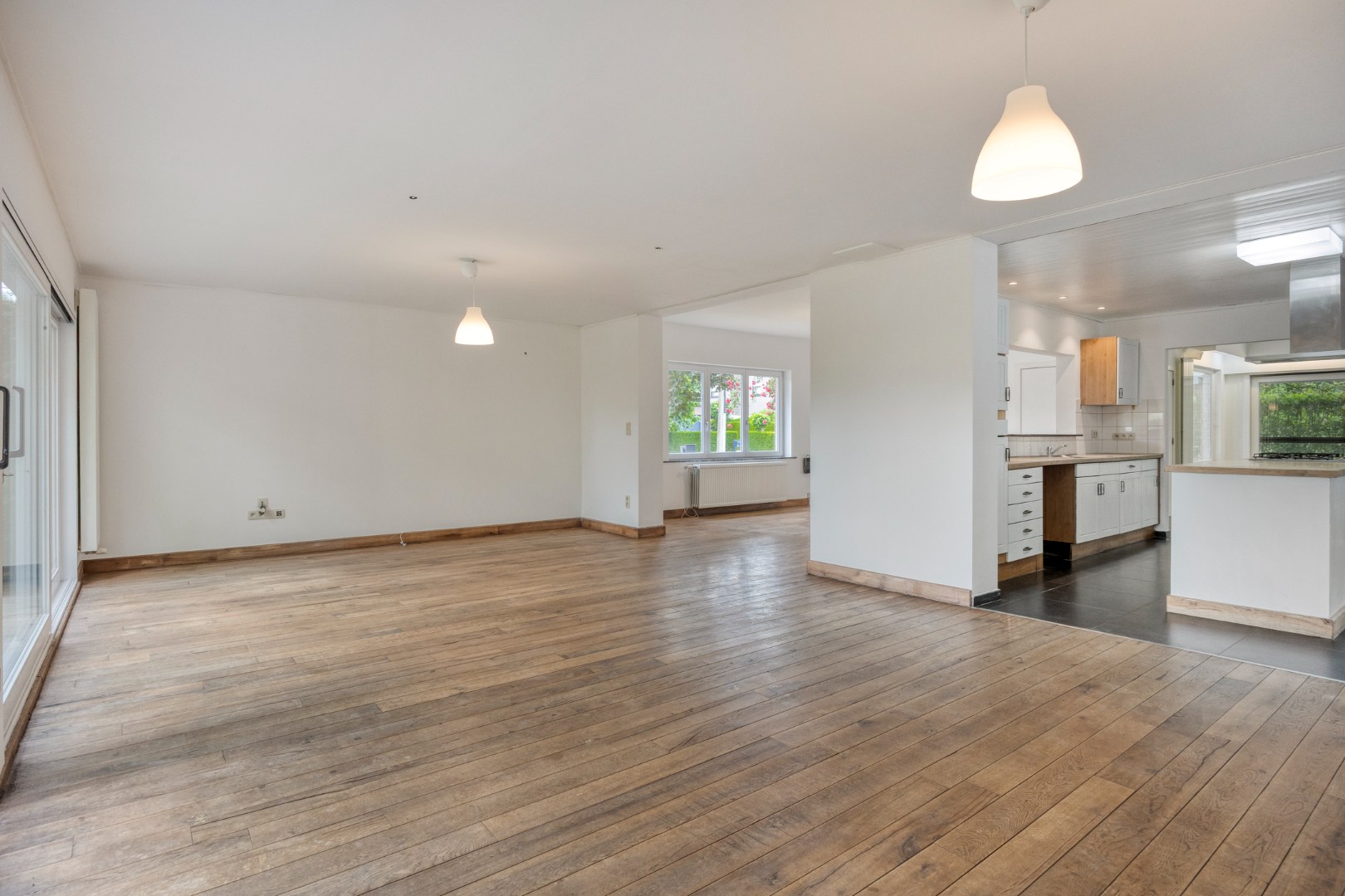 Charmante instapklare woning met 3 slaapkamers op een perceel van 842 m² in Mol ! - foto 4