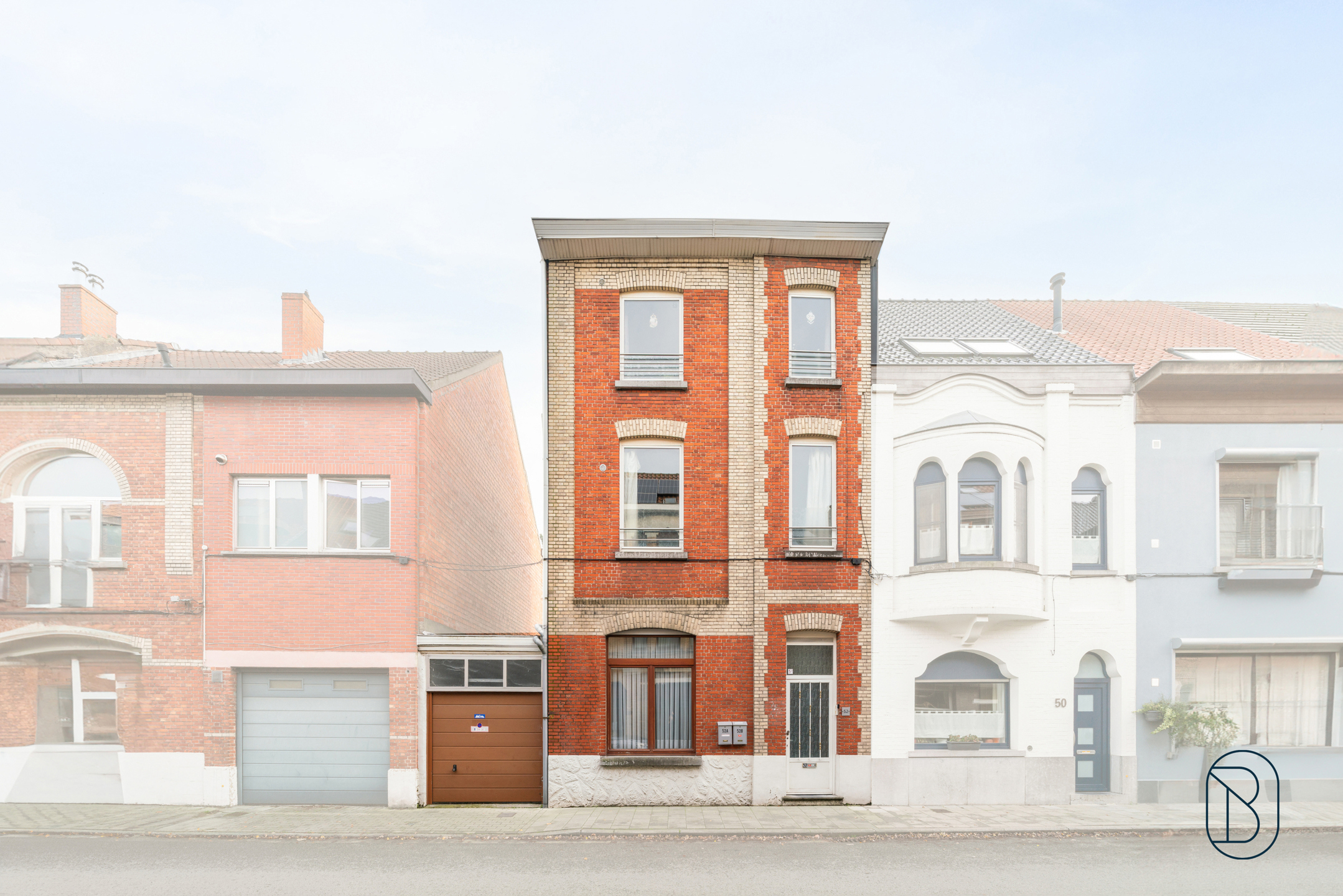 Topgelegen opbrengsteigendom met garage en grote tuin - foto 1