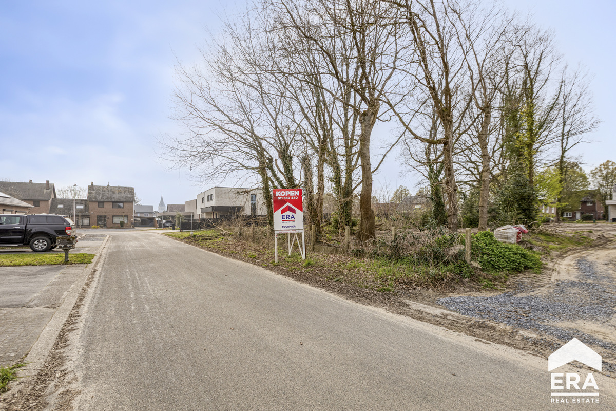 Mooie bouwgrond (682m²) met 17m aan de straat! - foto 2