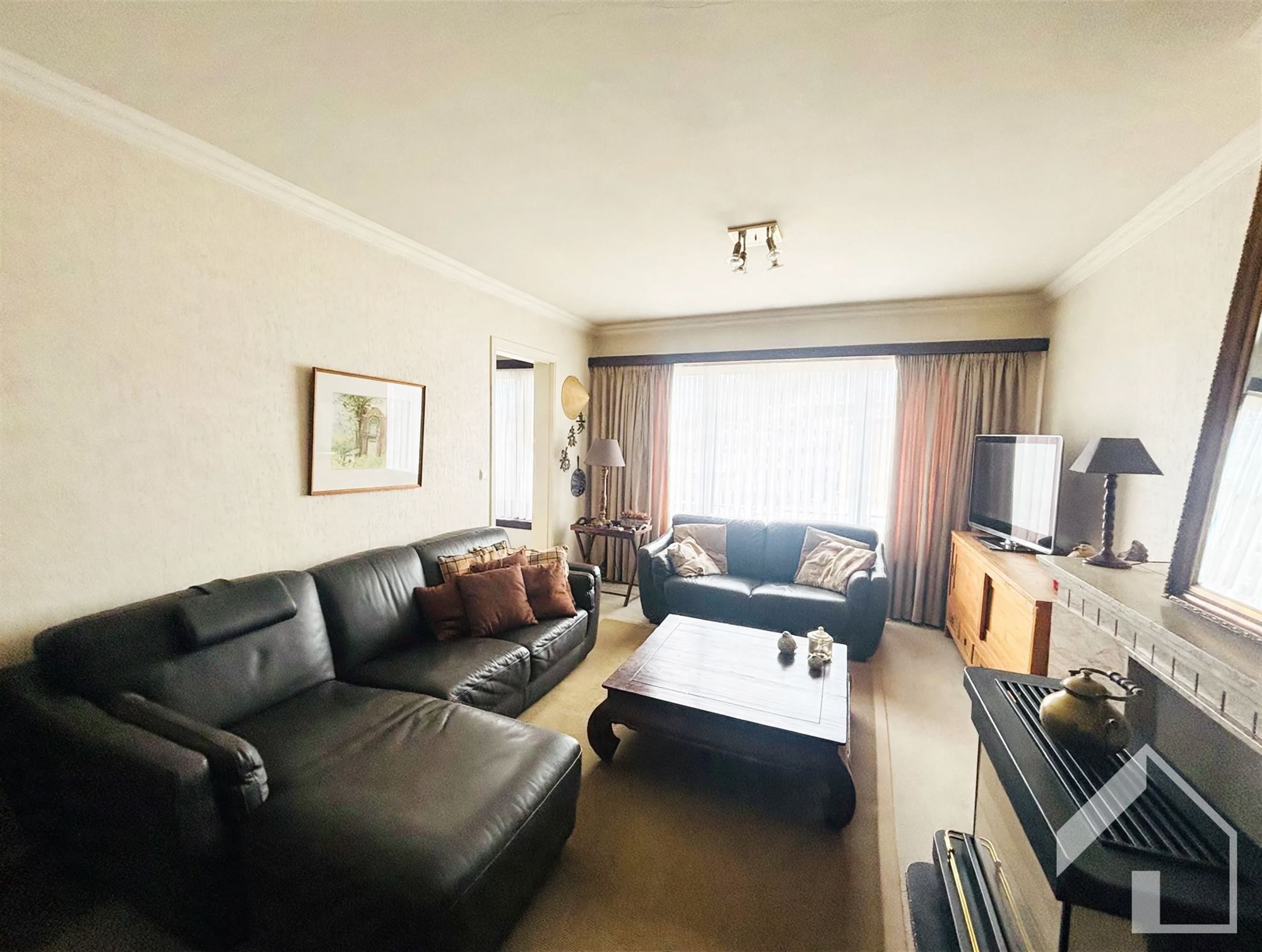 Op te frissen appartement op de 2e verdieping - foto 4