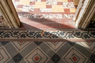 In het centrum van Schoten, in de Lijsterstraat 15, bevindt zich deze te renoveren rijwoning met heel wat potentieel. Dankzij haar centrale...