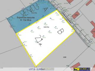 NIEUW TE BOUWEN VILLA op 2.093 m² ligt in een DOODLOPENDE STRAAT in het prachtige PAYS DES COLLINES en biedt ABSOLUTE RUST EN PRIVACY. De...