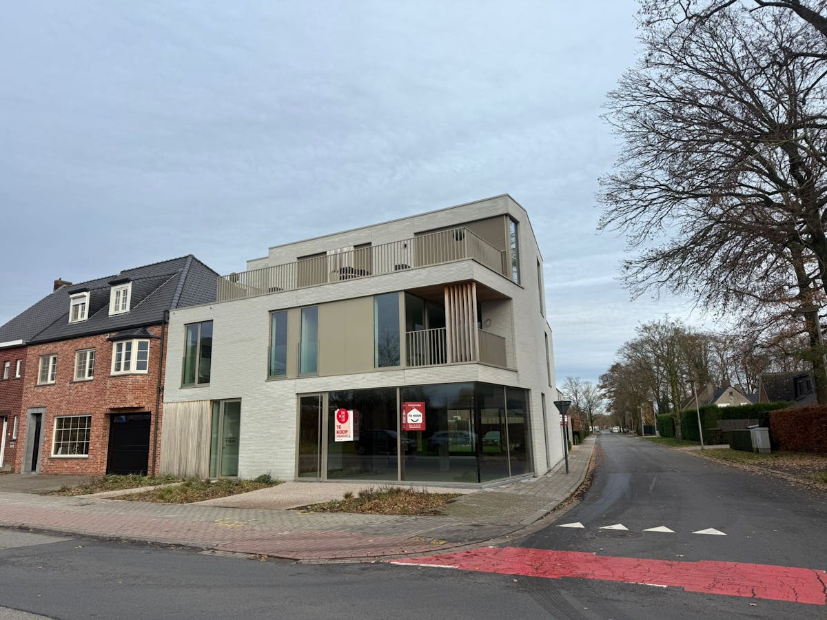 Casco single-storey commercial property for sale in the center of Wielsbeke - photo 1