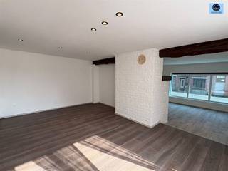 WONING MET 3 SLAAPKAMERS EN TUINGoed gelegen woning met vlotte bereikbaarheid, nabij winkels en scholen.Op de GELIJKVLOERSE VERDIEPING bevindt er...