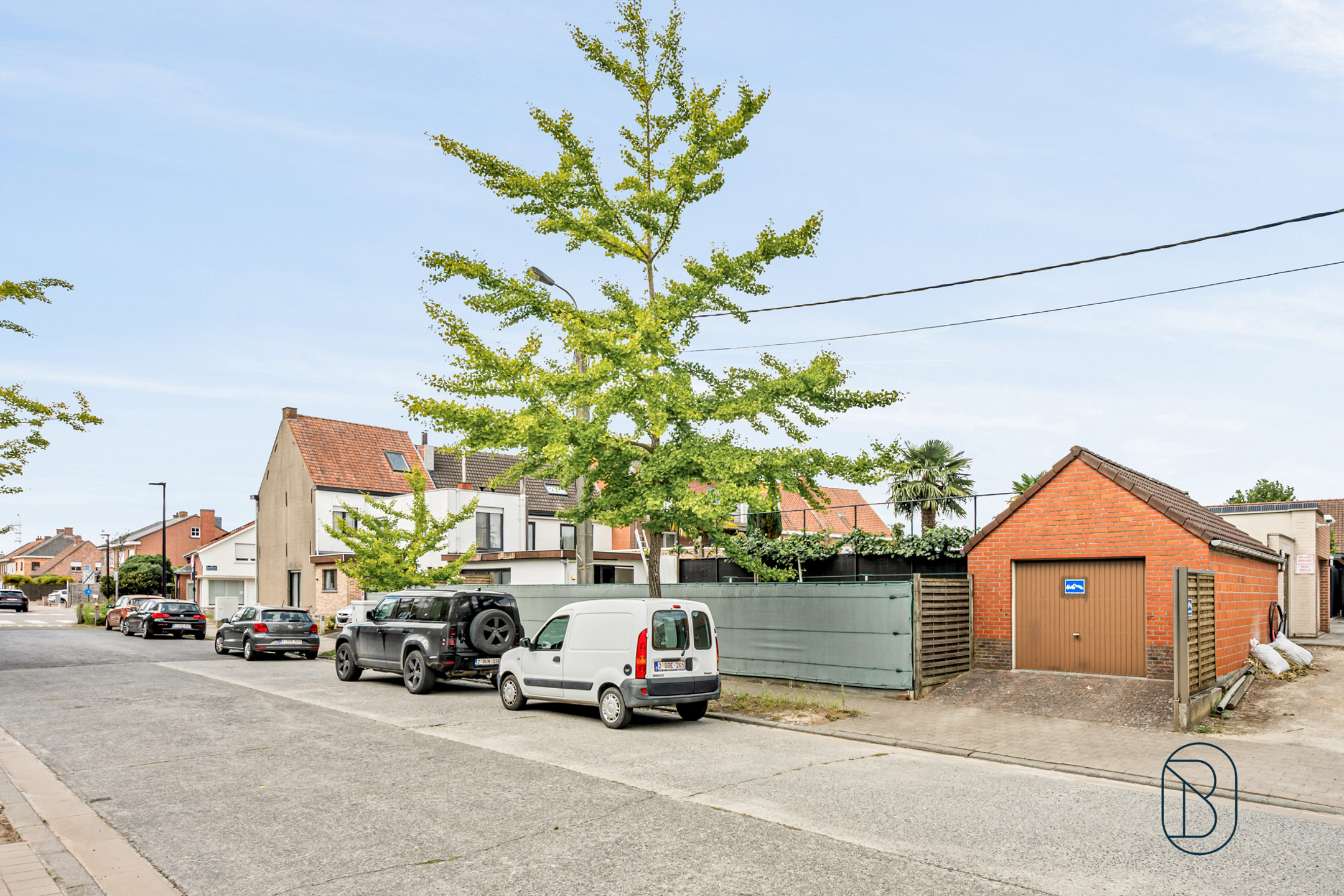 Goedgelegen grote woning met tuin en garage. - foto 3