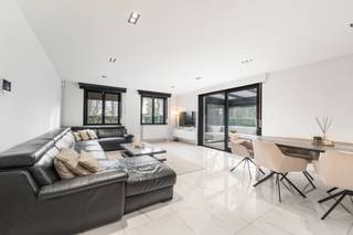 [[ DIT PAND NEEMT DEEL AAN DE ERA OPEN HUIZEN DAG OP 14/3 VAN 17:30 TOT 18:30 ]]Deze ruime open bebouwing, gelegen aan de Puitvoetstraat in...