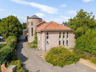 Gezinswoning met kantoor en prachtige tuin te Vosselaar325m² bewoonbaar | 1.968m² grond | Zonnepanelen | Top locatie!Mogelijkheid tot...