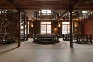 Situé Rue Delaunoy 60 à 1080 Bruxelles, dans un quartier en plein développement à proximité du canal et du centre-ville, ce site dynamique...