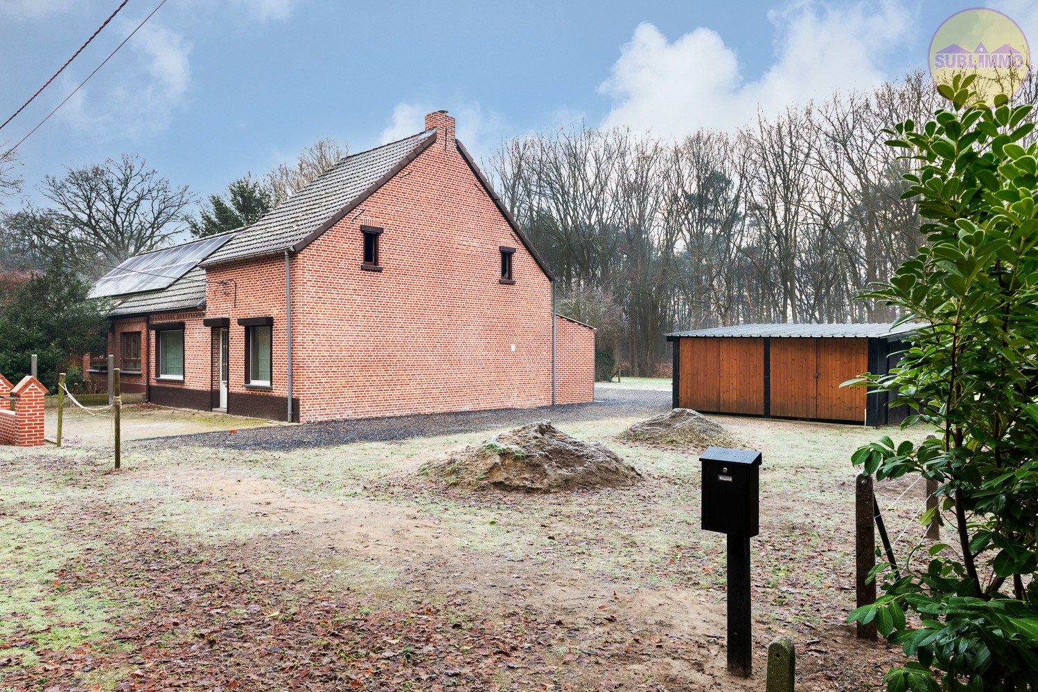 Charmante halfopen bebouwing op idyllische bosrijke locatie – uniek renovatieproject - foto 3