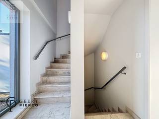 Voor meer info en foto’s, surf naar www.pierco.be Dit instapklare appartement op de eerste verdieping vlak aan het centrum van Paal is een...