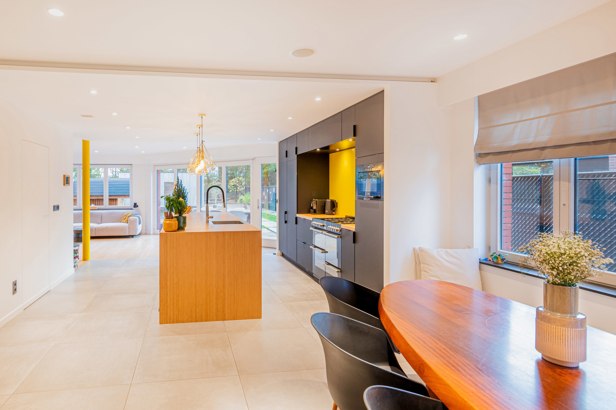 Moderne HOB met 4 (mogelijk 5) kamers en dubbele garage - foto 3