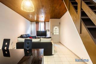 Welkom in deze gezinswoning op wandelafstand van het centrum van Aalst, waar het dagelijkse comfort hand in hand gaat met een uiterst...