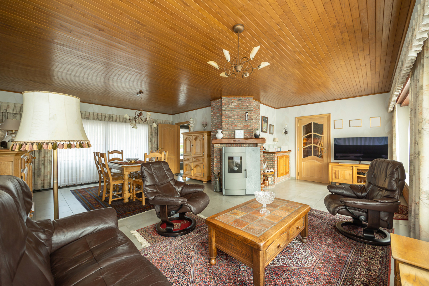 SPLITLEVEL VILLA OP 4.628m² MET WIJDS UITZICHT - foto 2