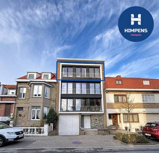 Dit instapklare en lichtrijke appartement is ideaal gelegen in het centrum van De Panne, op wandelafstand van winkels, openbaar vervoer en het...