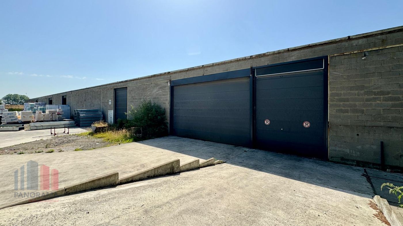 2.400 m² magazijnruimte met buitenruimte te huur - foto 2