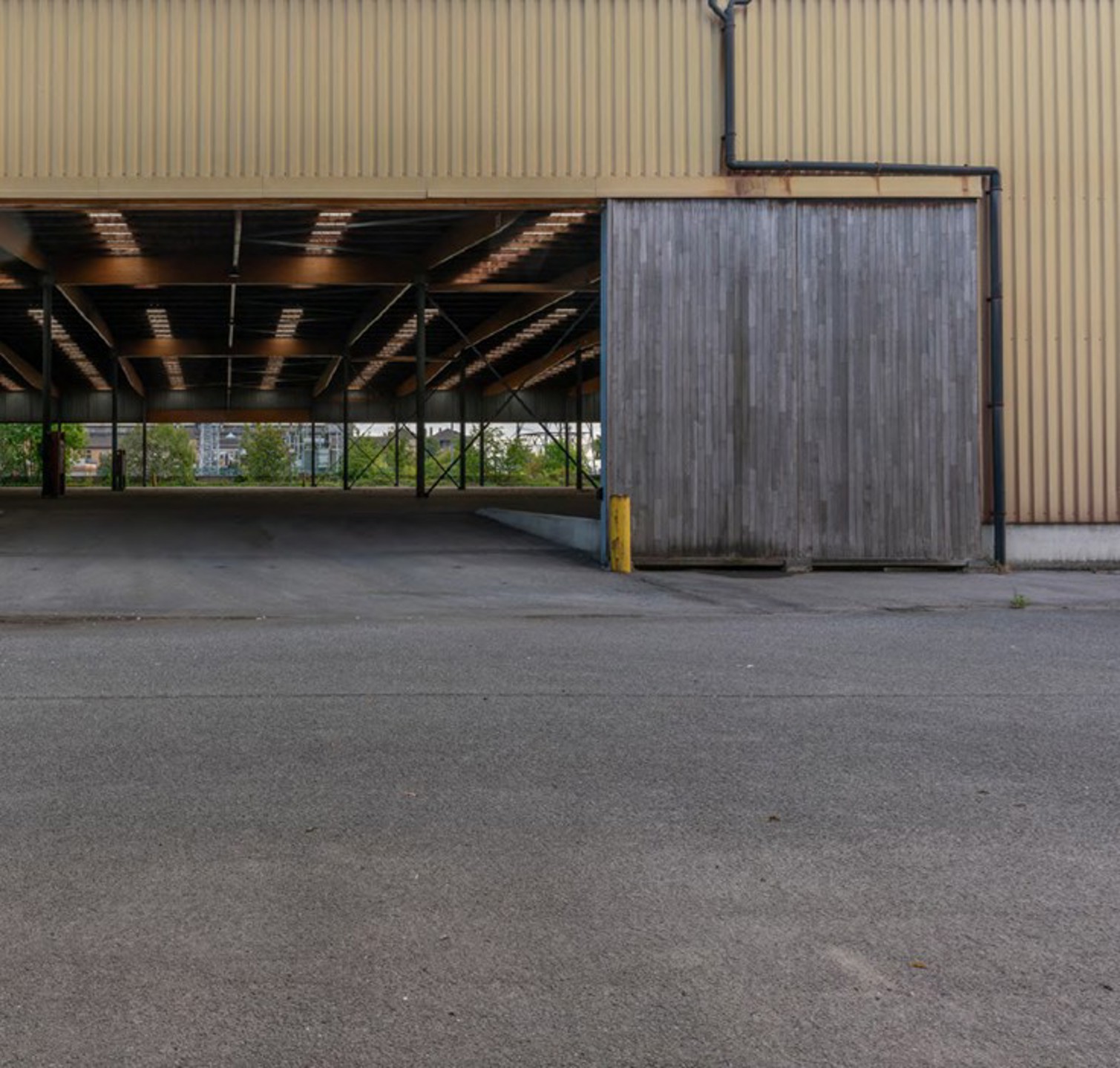 Commercial for rent in Ghent - photo 3