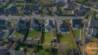 SCHELLEBELLE – Deze instapklare alleenstaande woning combineert rust, ruimte en privacy met een vlotte bereikbaarheid per wagen en trein. Ideaal...