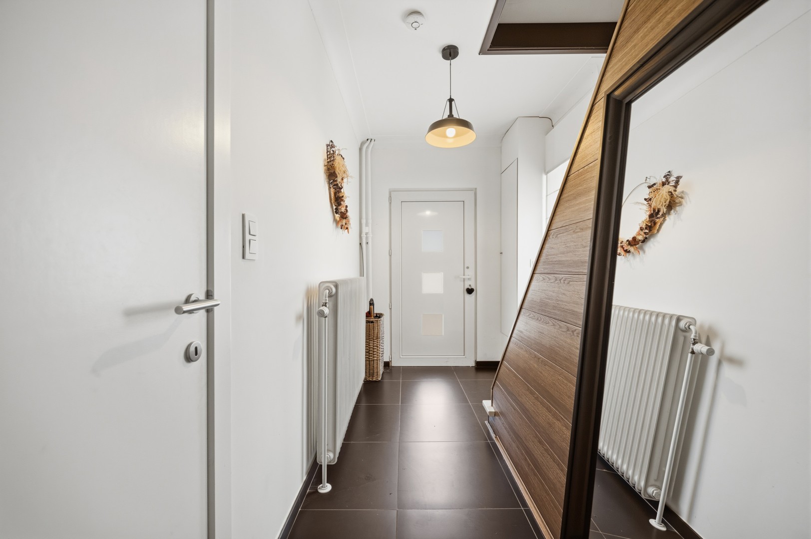 Charmante woning met 3 slpkm ,  praktijkruimte en ruime tuin in het centrum van Itegem - foto 4
