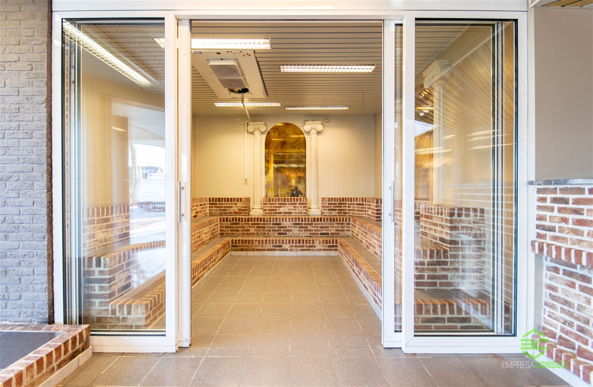 Grote handelsruimte op een strategische topligging! - foto 5