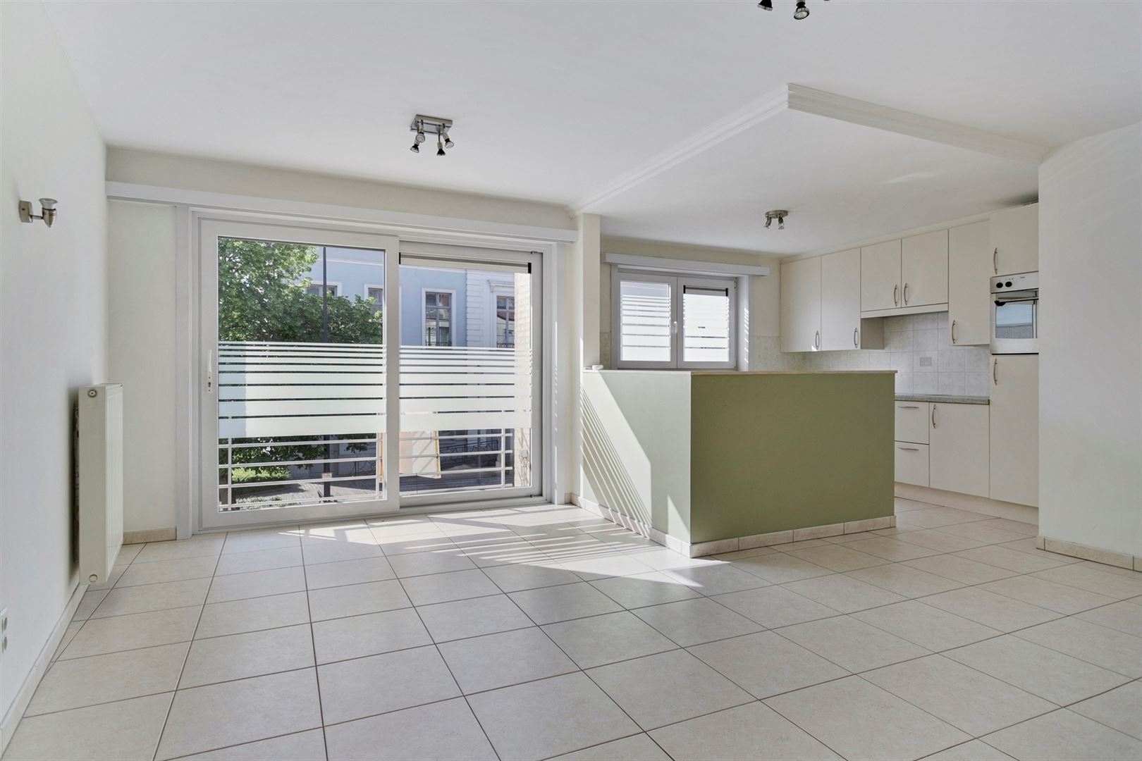 Top gelegen 1-slpkapp. met kelder en garage - foto 2