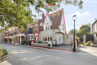 Met plezier presenteren wij deze karakteristieke halfopen woning in de gegeerde Matadi wijk in Heverlee, gelegen in de gezellige Paul...