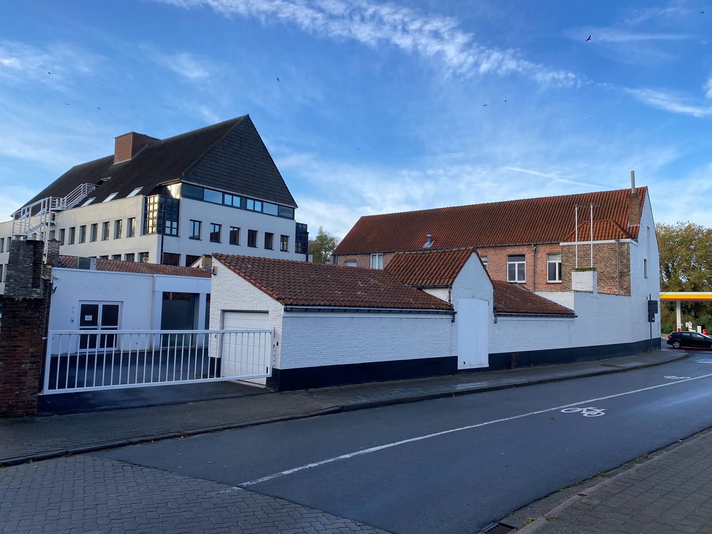 Kantoorgebouw met binnenkoer langs Baron Ruzettelaan - photo 3