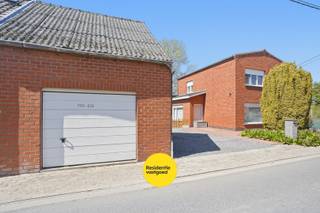 Deze open bebouwing, gelegen in het centrum van Eernegem in een rustige omgeving, bevindt zich op een mooi perceel van 727 m². De woning werd...