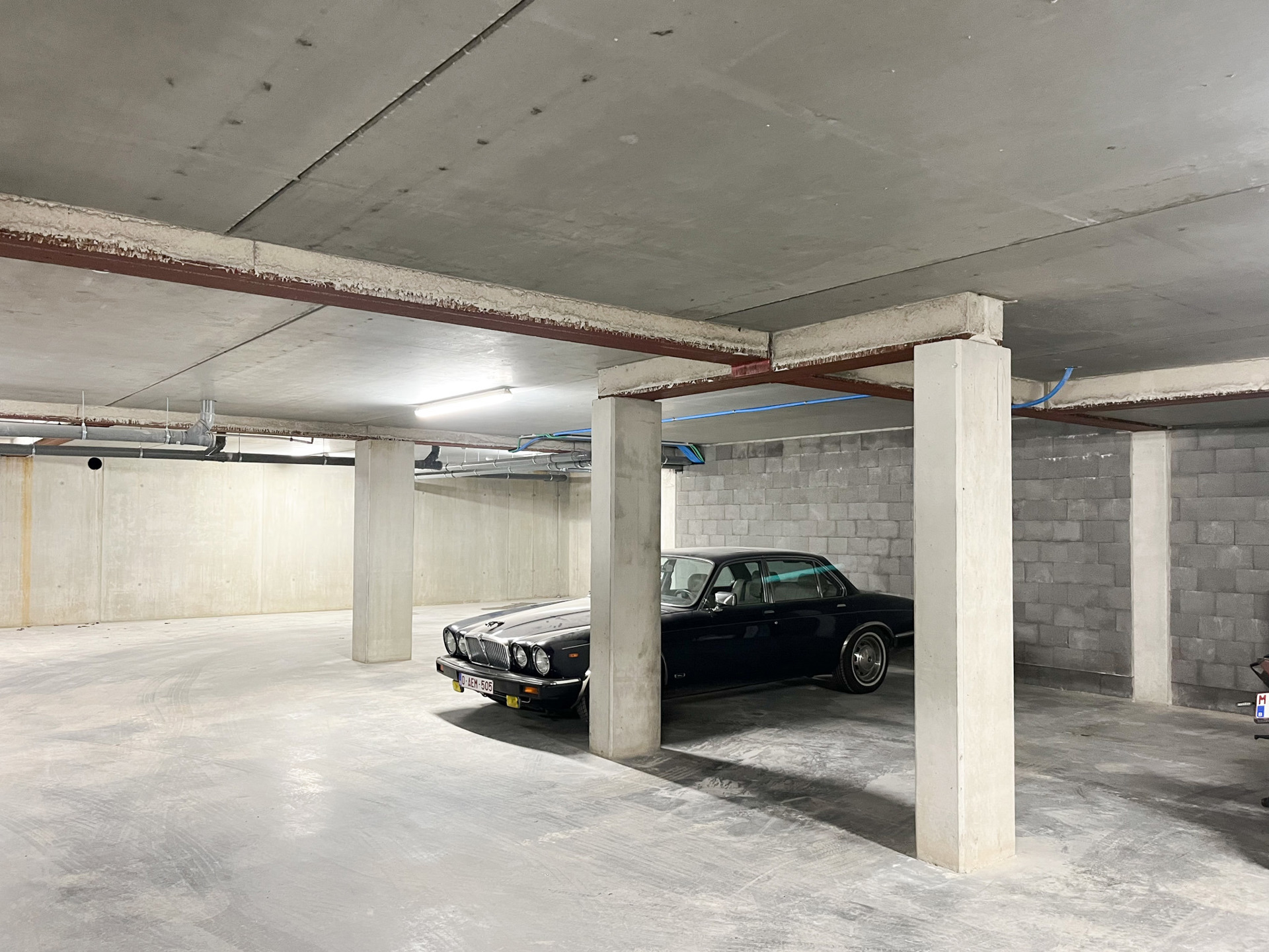 Garage for sale in Sint-Amands - photo 1