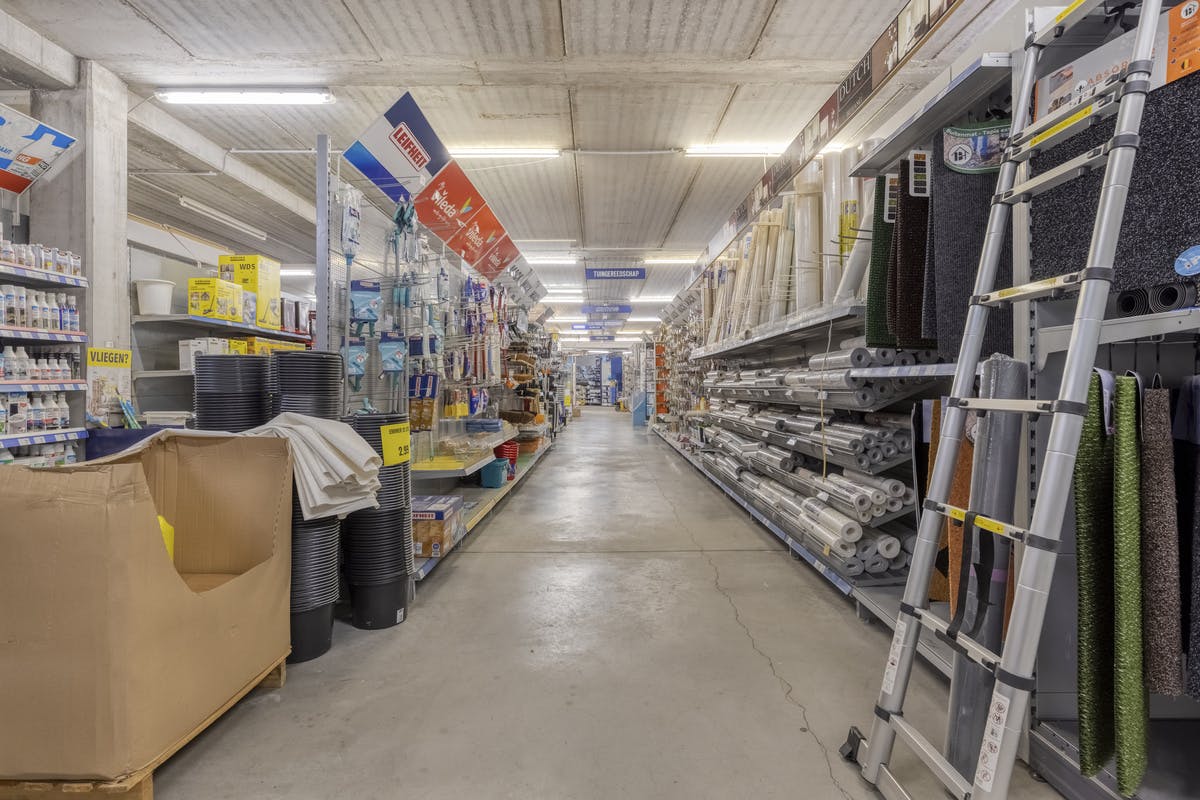 Handelspand van 1.830 m² te huur op topligging in Puurs-Sint-Amands - foto 4