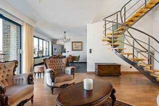 Op zoek naar een centraal gelegen en zeer ruim appartement? Dit eigendom bevindt zich in het hart van Kontich, achter het gemeentehuis,...