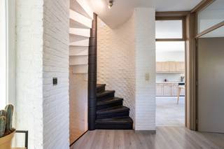 Halfopen bebouwing gelegen in een doodlopende straat aan de rand van de kern van Geraardsbergen. Deze woning geniet van een uiterst rustige...