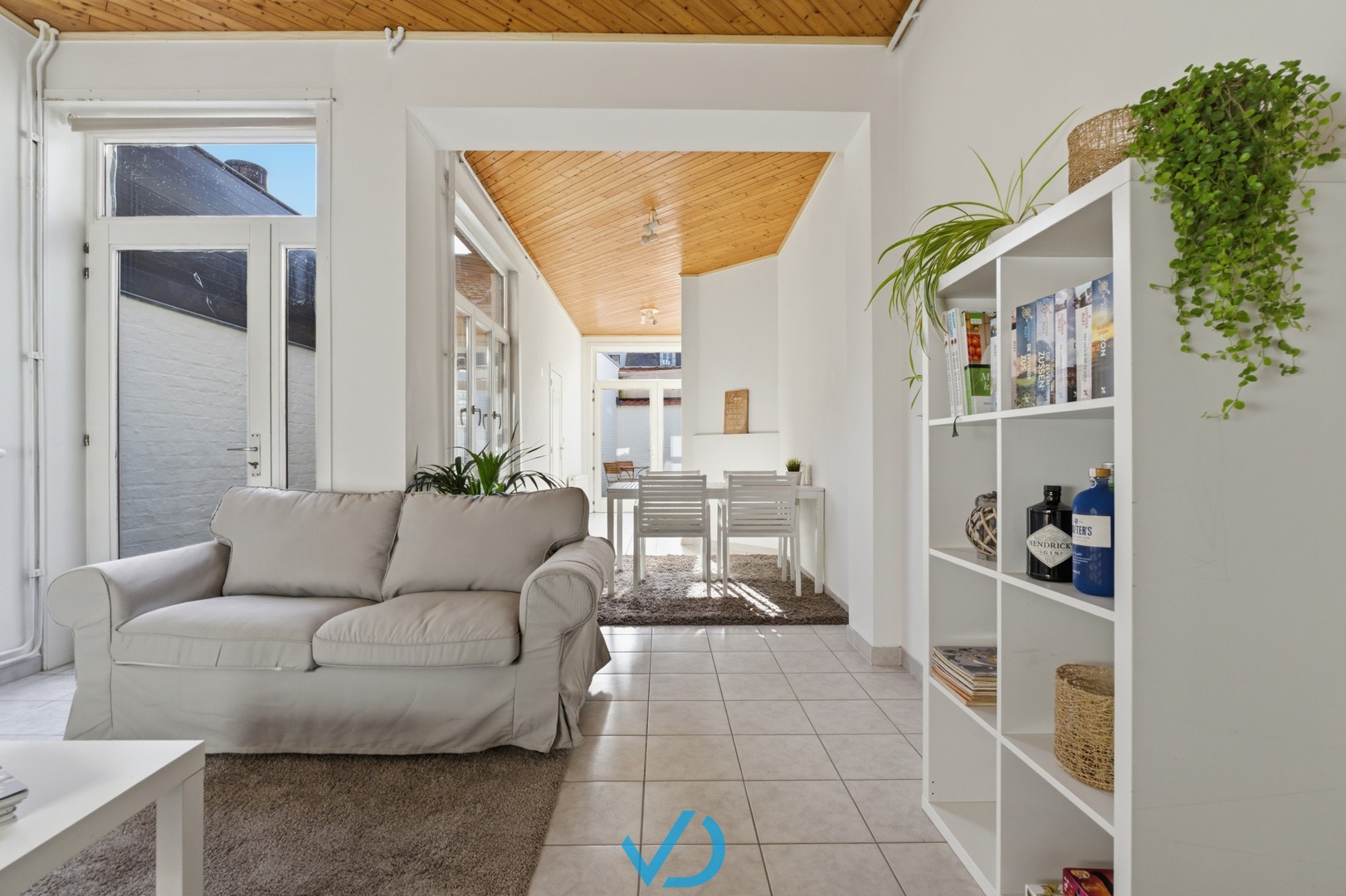 Instapklare stadswoning met 4 slaapkamers en zonnige koer te koop in centrum Ieper! - foto 4