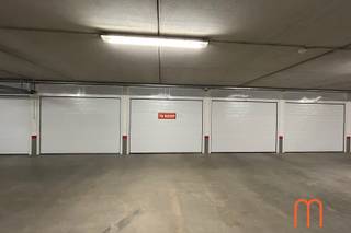 Vous recherchez une spacieuse box de garage à vendre à Ostende ?Découvrez cette box privative située dans la Résidence Victoria, au cœur du quartier...
