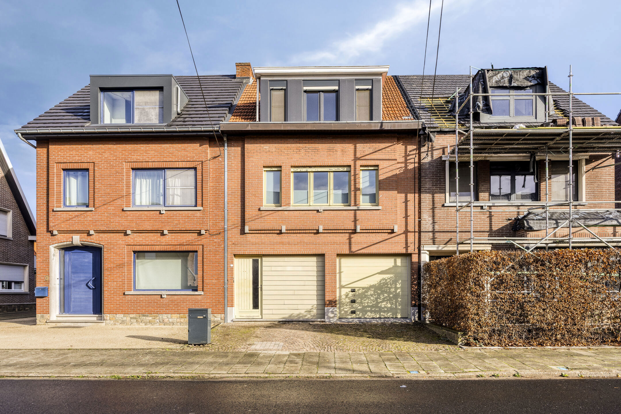 Ruime rijwoning op uitstekende locatie  - foto 1