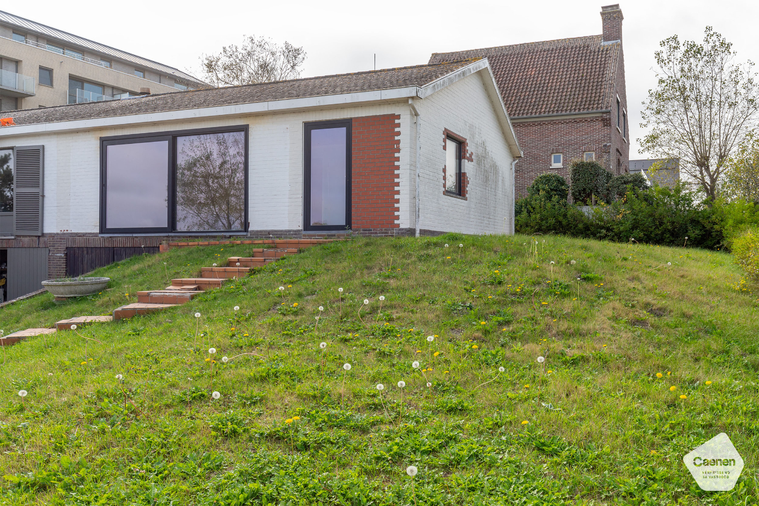 Fantastisch gelegen renovatieproject met veel potentieel - foto 1