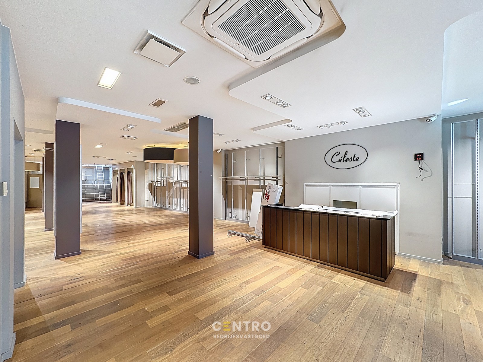 TE HUUR - Commerciële HANDELSRUIMTE (236m²) met KELDER (73m²) op topligging in het centrum van Eeklo - photo 5