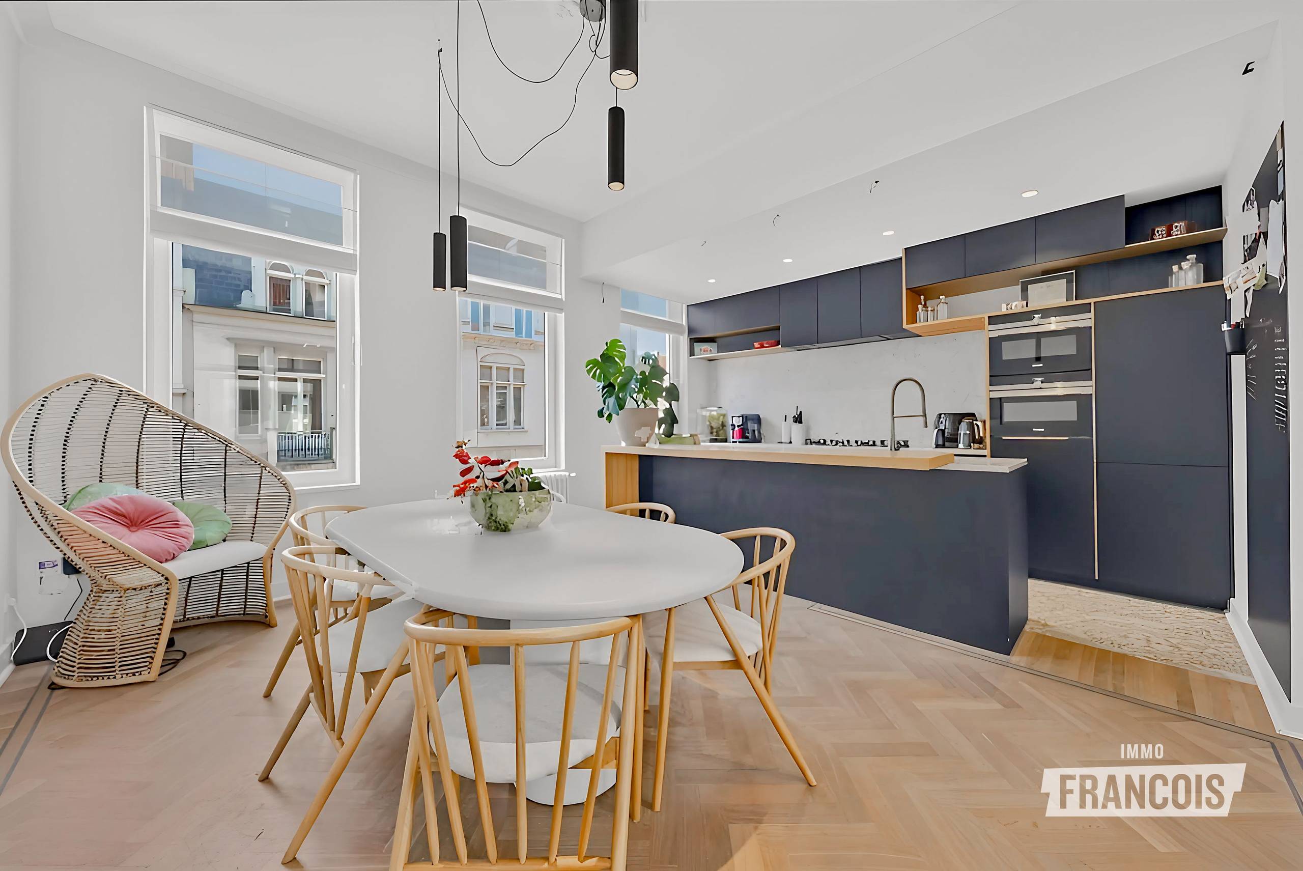 Uitzonderlijke triplex waar karakter, ruimte en hoogwaardige afwerking samenkomen Te Koop te Oostende - foto 5