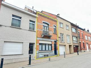 Ruime gezinswoning met 3 tot 4 slaapkamers, kelder en zonnige tuin.Ontdek deze instapklare, ruime woning die ideaal is voor gezinnen die op zoek zijn...